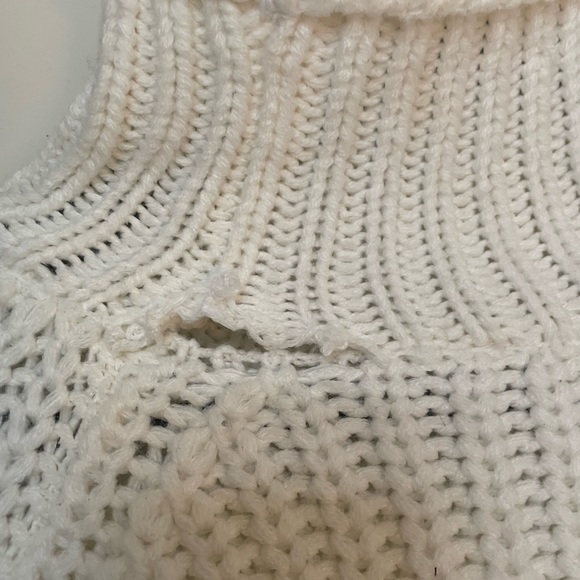 Cropped Knitted Sweater - Picture 3 of 3